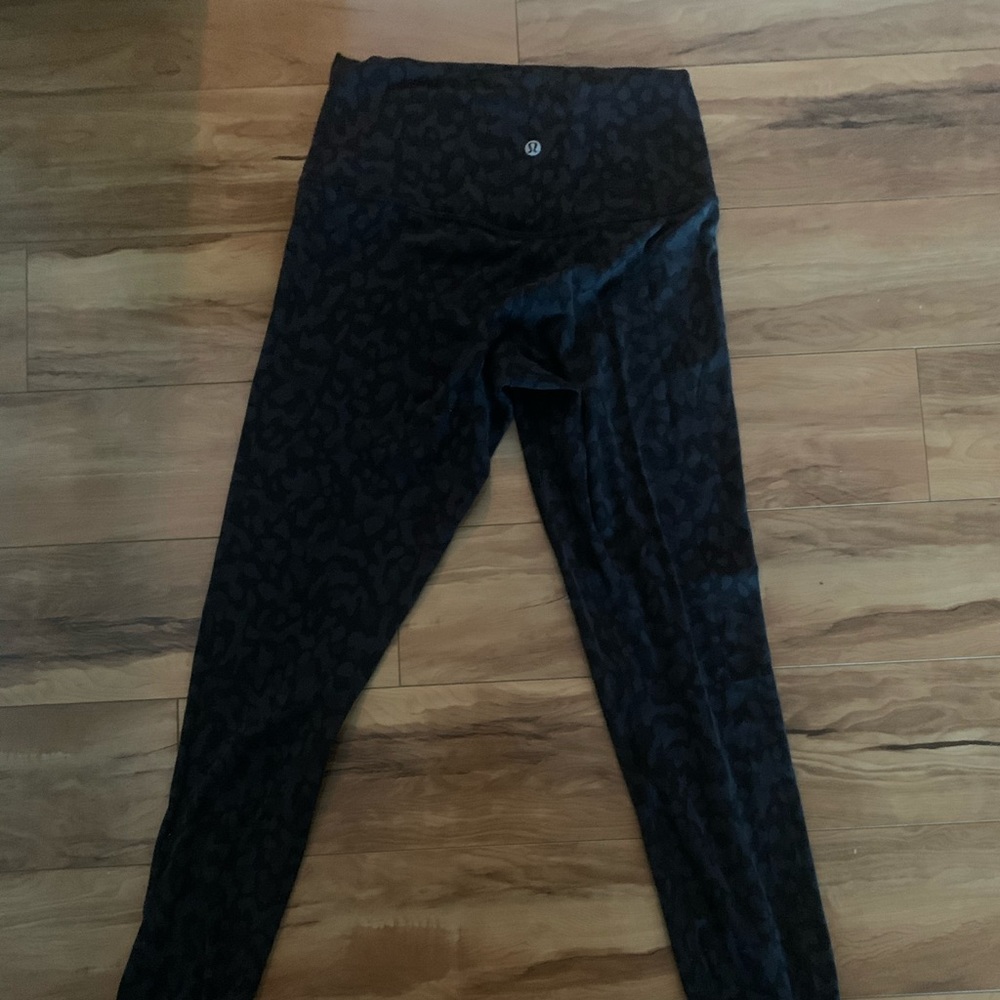 Lululemon Camo 25” Align II leggings